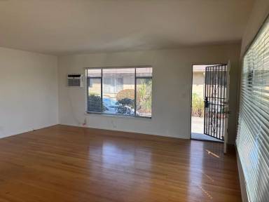 Main picture of 215 S Baldwin Ave