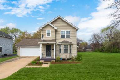 Main picture of 2398 E 38th St