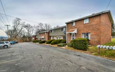 Main picture of 427 Manor Rd