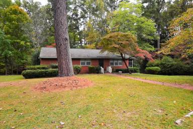 Main picture of 2204 Spring Ln