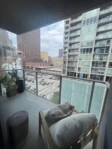 Main picture of 213 W Harrison