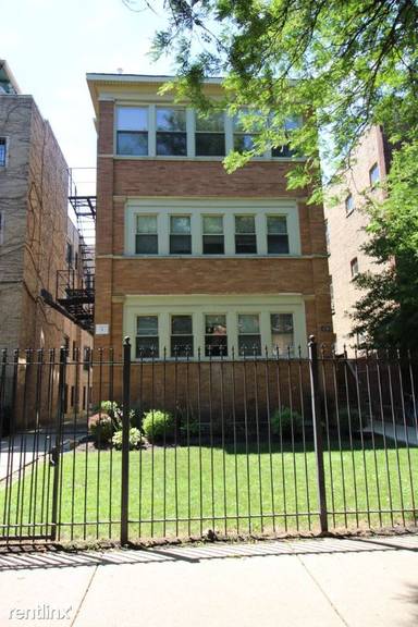 Main picture of 4740 N Malden St