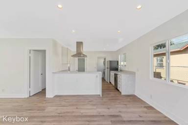 Main picture of 2419 S Redondo Blvd