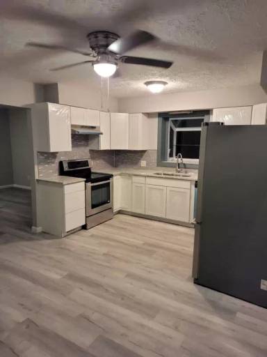 Main picture of 842 E Possum Rd