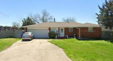 Main picture of 1332 E Louisiana St