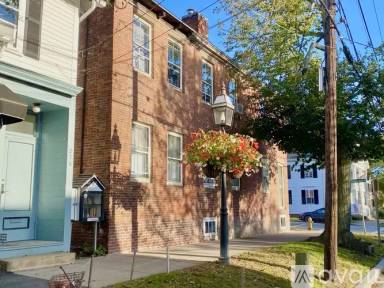 Main picture of 31 Constitution St