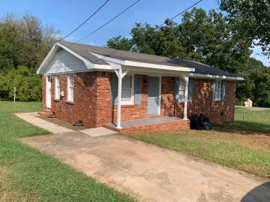 Main picture of 921 Webb St
