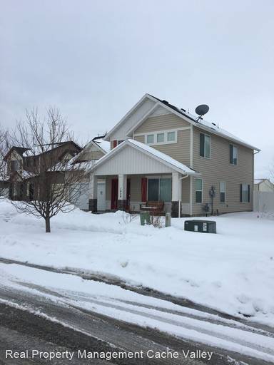 Main picture of 1424 W 2125 S
