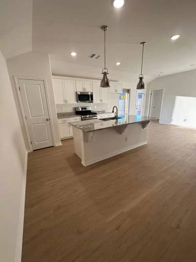 Main picture of 5409 Lamont Ave