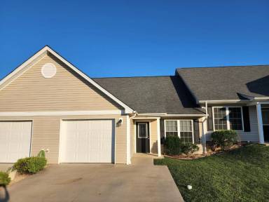 Main picture of 21 Paige Dr