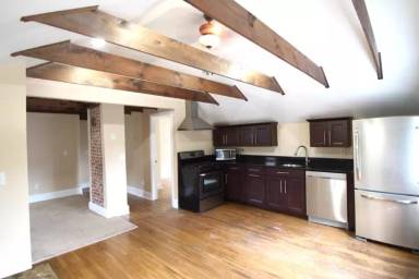 Main picture of 36 Wood St