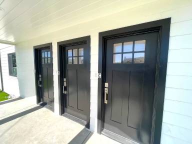 Main picture of 624 W 38th St