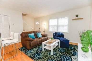 Main picture of 831 W Ocean View Ave