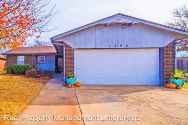 Main picture of 1202 Righto Way