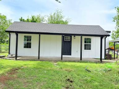 Main picture of 404 W Pine