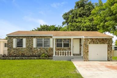 Main picture of 2468 Wiley St