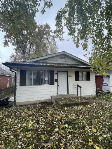 Main picture of 1652 Nelson Ave