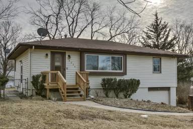 Main picture of 6259 Curtis Ave