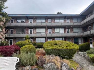 Main picture of Edgewater East Apartments
