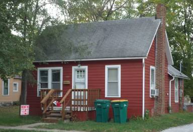 Main picture of 1021 E Carroll St