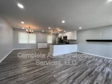 Main picture of 1815 W 93rd Ave