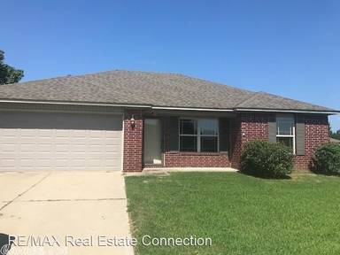 Main picture of 18 Peachtree Ln