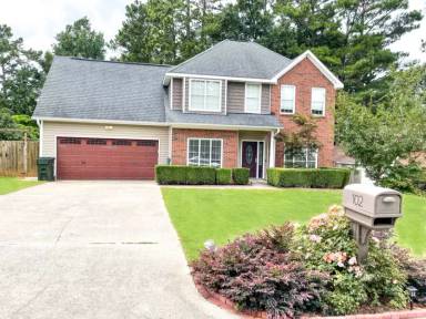 Main picture of 102 Glouster Cir