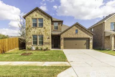Main picture of 2916 Pondside Ln