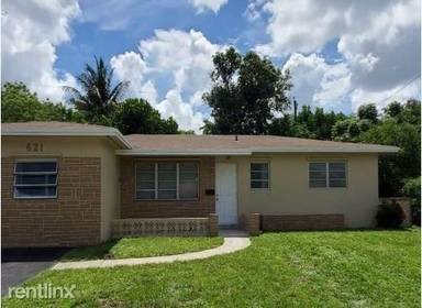 Main picture of 500 SW 69th Ter