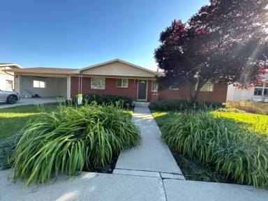 Main picture of 1000 Grand Cir