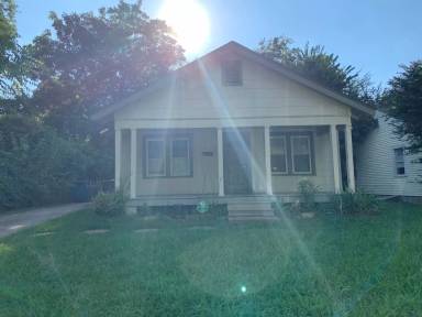 Main picture of 404 S Urbana Ave