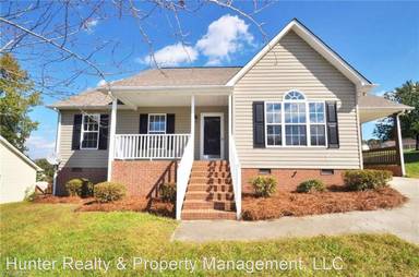 Main picture of 4760 Leprechaun Ln