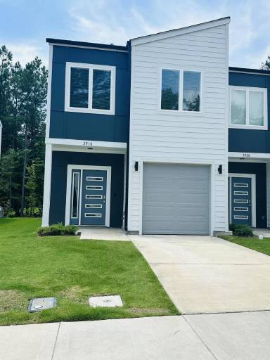 Main picture of 3910 Convergence St