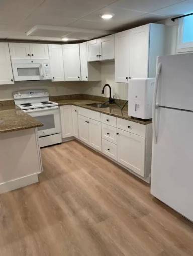 Main picture of 34 Marble St
