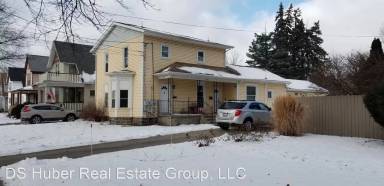 Main picture of 924 W Ionia St