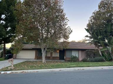 Main picture of 5975 Baldwin Ave