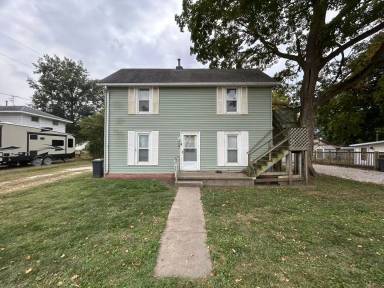 Main picture of 107 W Prairie Apartments