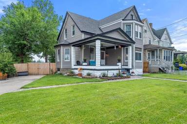 Main picture of 2413 Norwood Ave