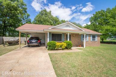 Main picture of 2610 Oakbrook Dr