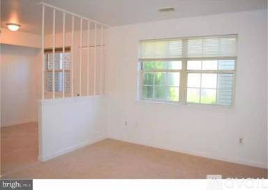 Main picture of 17 Brighton Ct