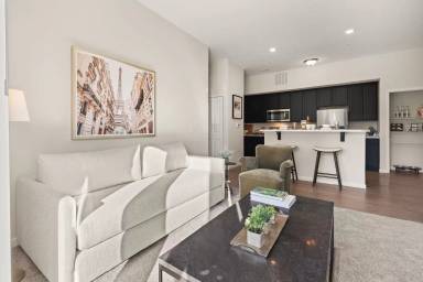 Main picture of 155 Kings Crown Dr