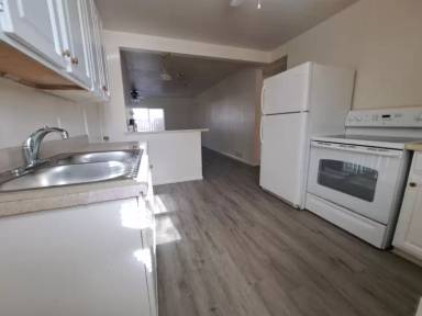 Main picture of 740 Joyce St