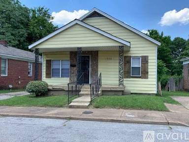 Main picture of 1330 Richmond Ave