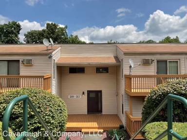 Main picture of 212 Woodland Dr