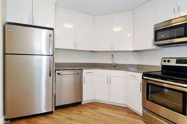 Main picture of 25 Webster Ave