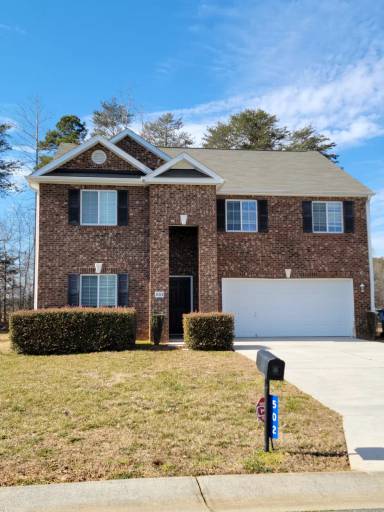 Main picture of 502 Hawthorn Ridge Dr