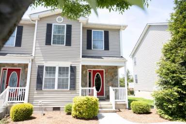 Main picture of 74 Pinnacle Ln