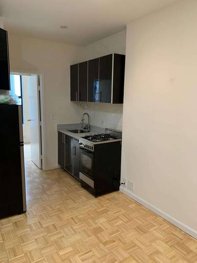 Main picture of 350 E 91st St
