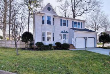 Main picture of 802 Marquette Ct