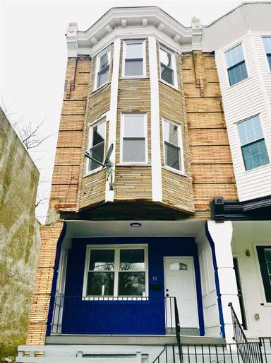 Main picture of 75 E Duval St